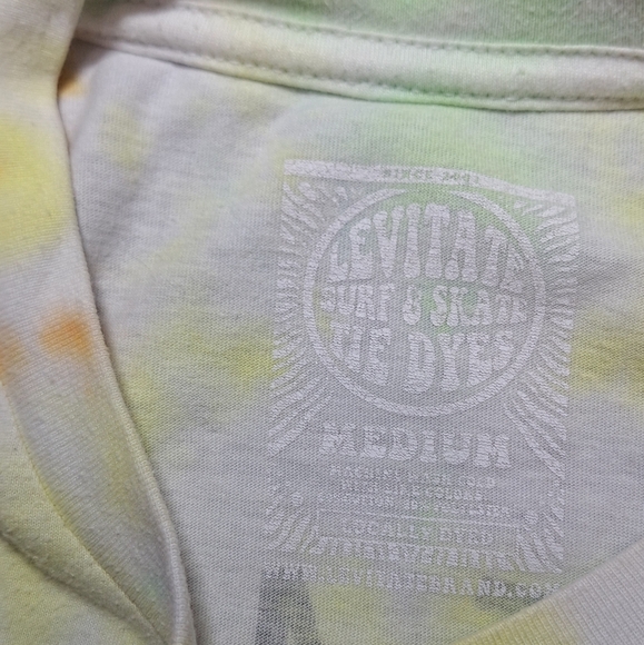 Levitate Tshirt 2003 Men's size Medium Thin Tye Dye - Picture 4 of 4